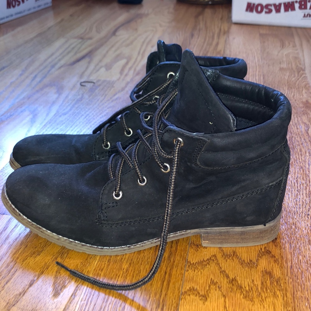 Suede Steve Madden Mantraa Ankle Booties